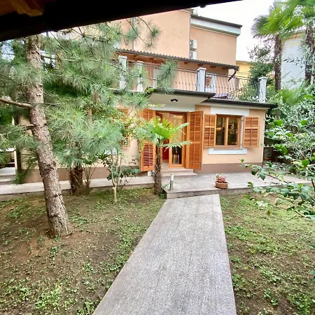 Nyaraló Holiday 