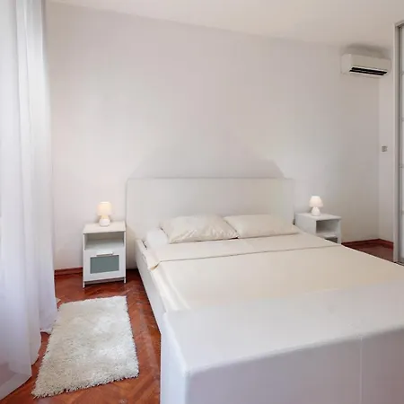 Nyaraló Holiday 